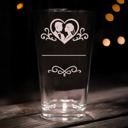 Heart Silhoute Couple Pint